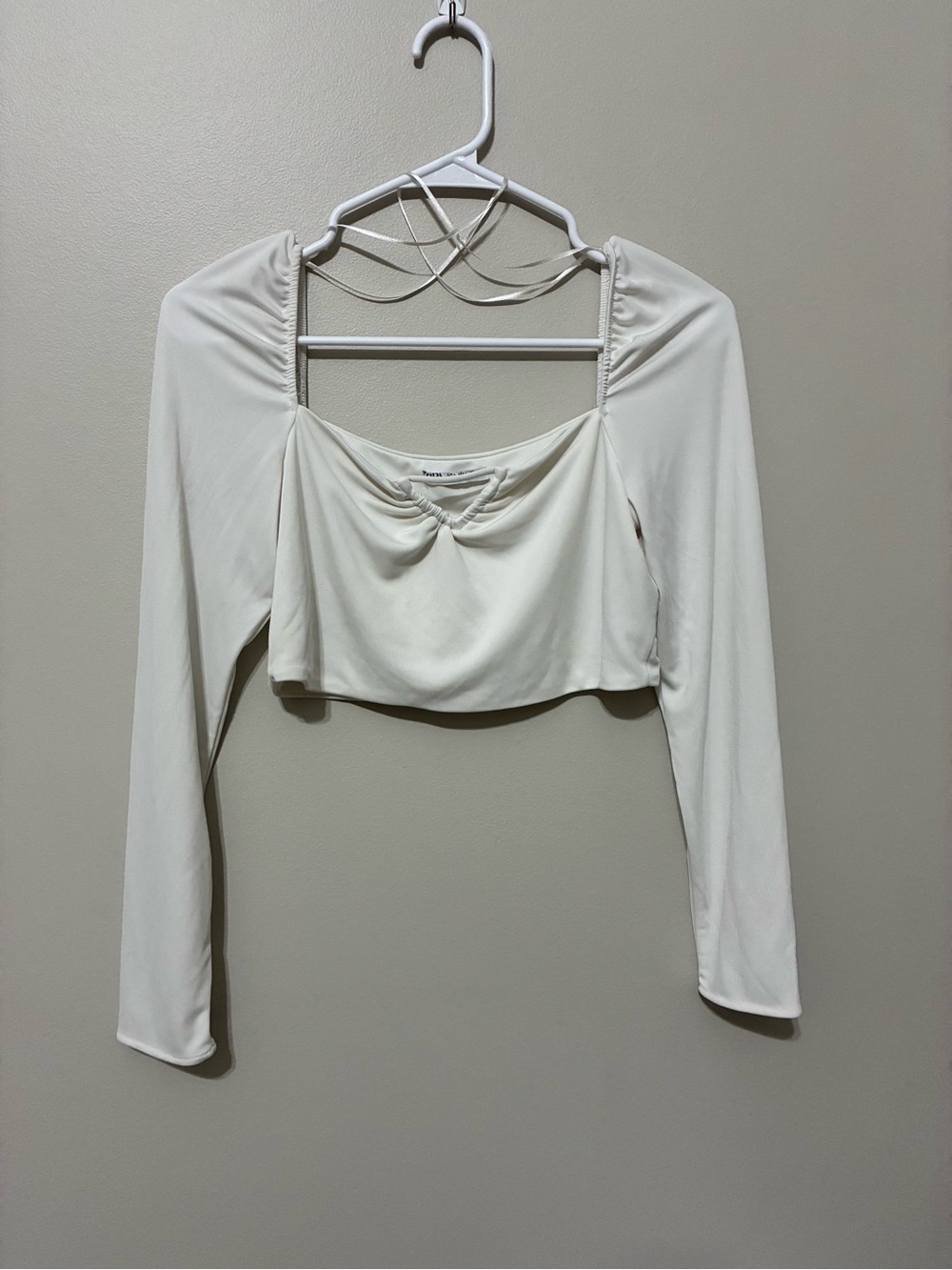 Zara White Long-Sleeve Cropped Twist Front Top